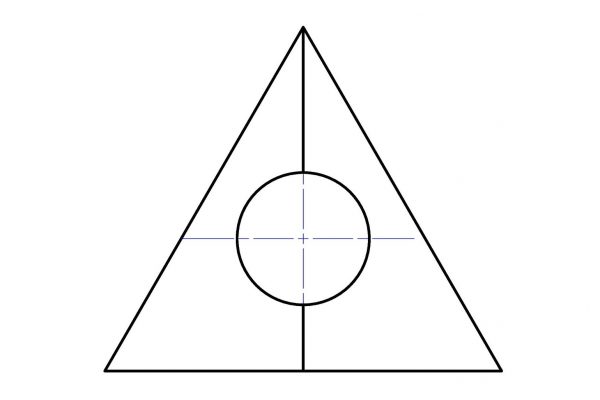Главный вид правильной четырехугольной пирамиды с цилиндрическим отверстием